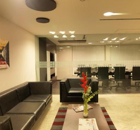 24 Tech Hotel Bangalore Bagian luar foto