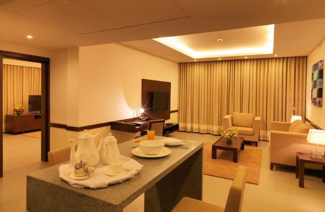 24 Tech Hotel Bangalore Bagian luar foto