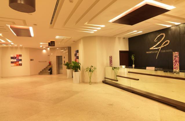 24 Tech Hotel Bangalore Bagian luar foto